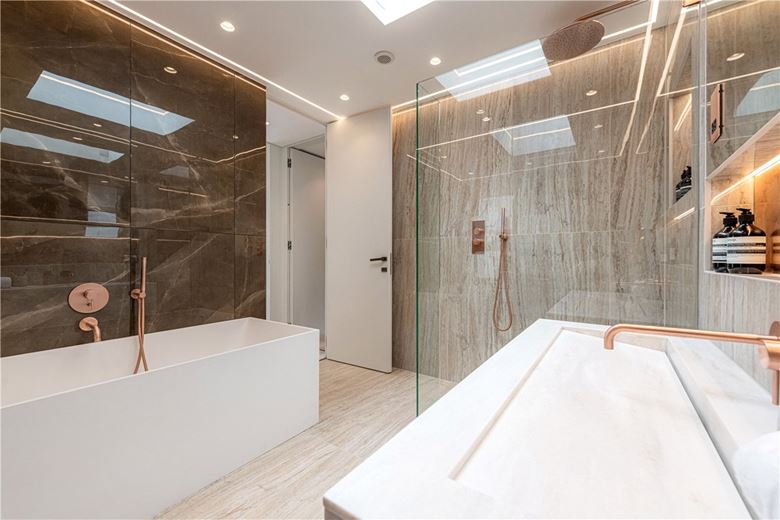 3 bedroom maisonette, South Molton Street, Mayfair W1K - Available