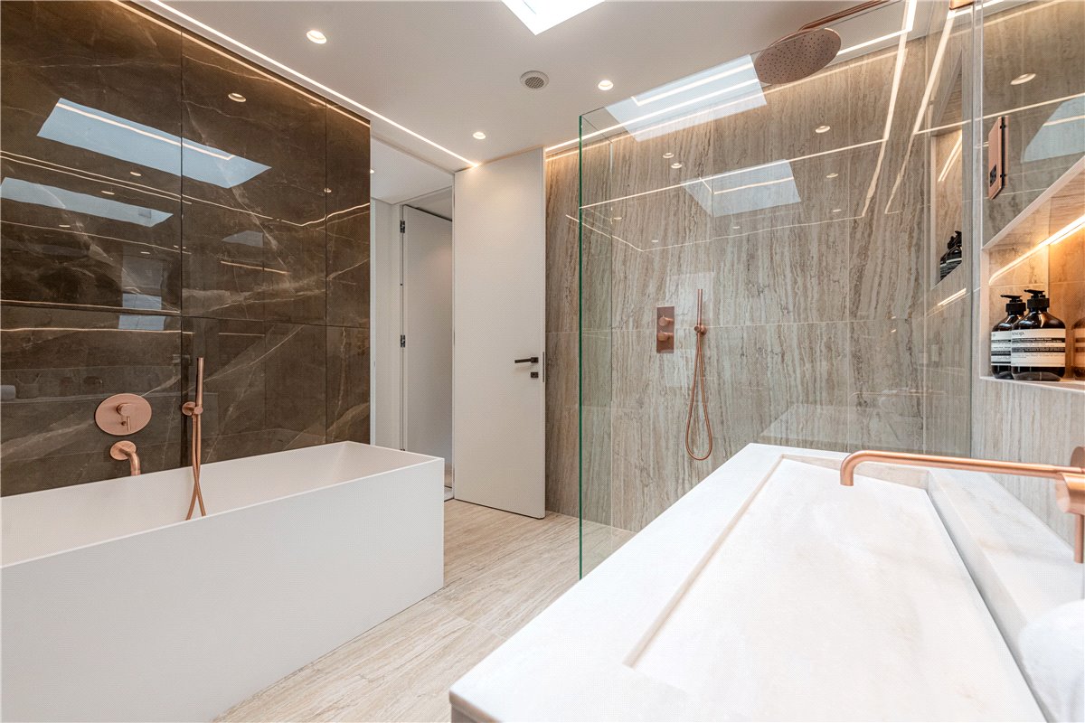 3 bedroom maisonette, South Molton Street, Mayfair W1K - Available