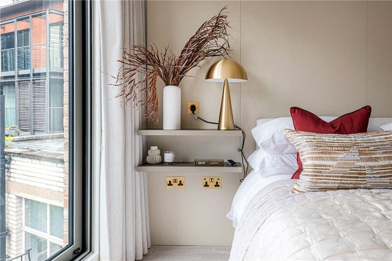 3 bedroom maisonette, South Molton Street, Mayfair W1K - Available