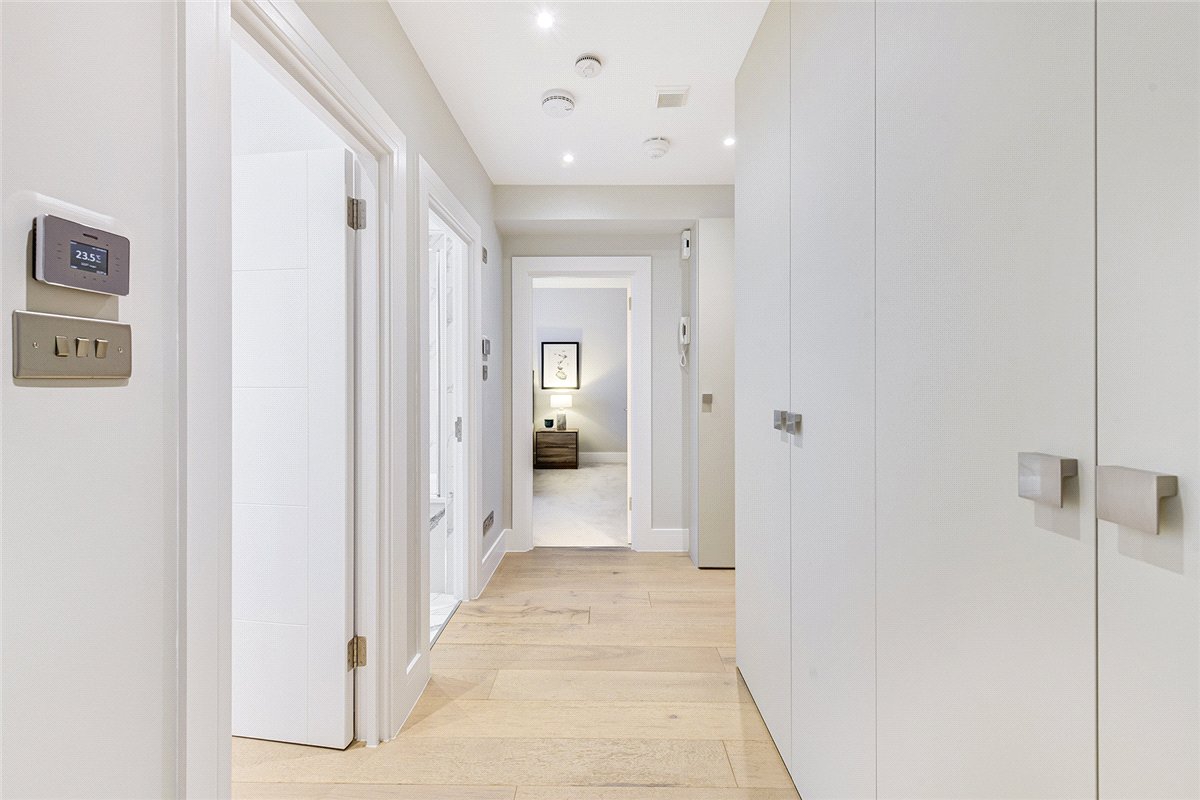 1 bedroom , Richmond Court, 200 Sloane Street SW1X - Available