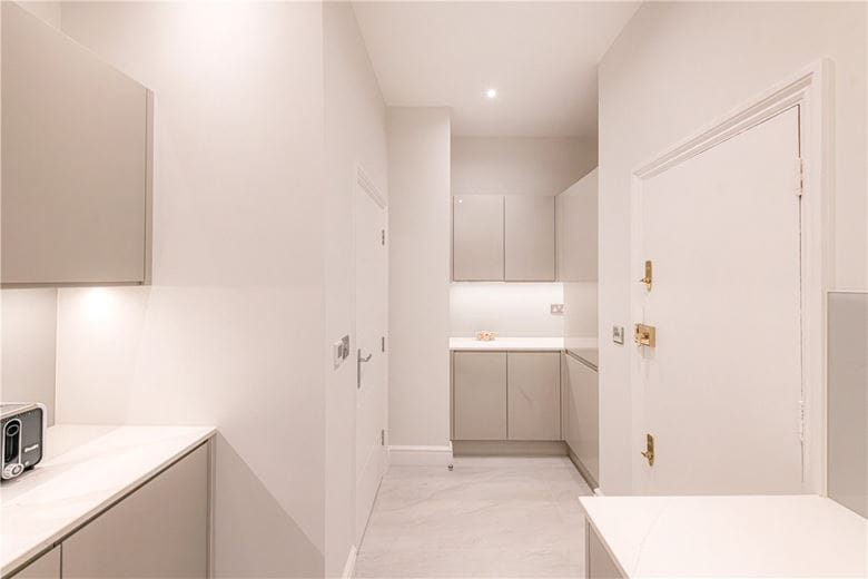 2 bedroom flat, Park Street, Mayfair W1K - Available