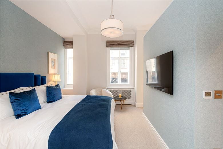 2 bedroom flat, Park Street, Mayfair W1K - Available