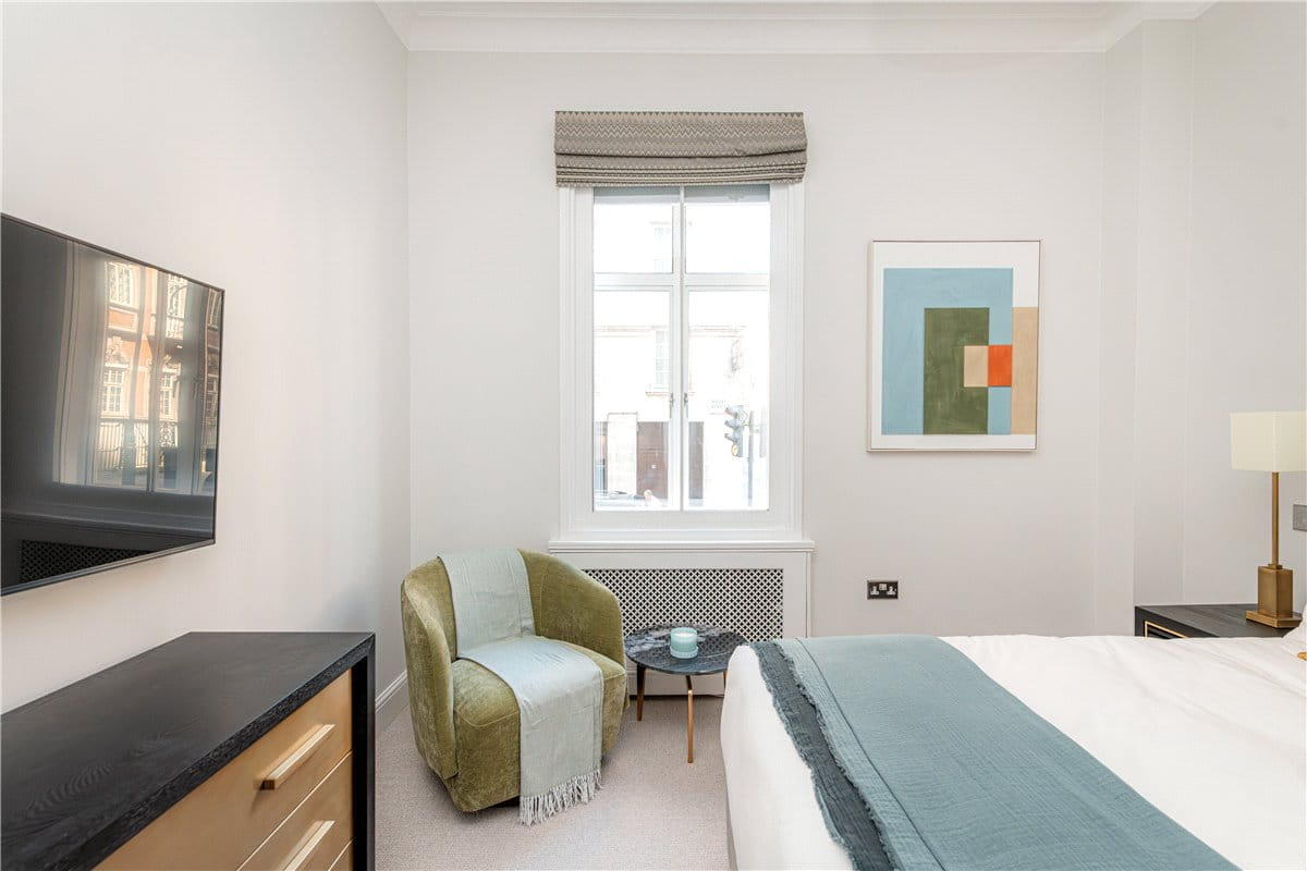 2 bedroom flat, Park Street, Mayfair W1K - Available