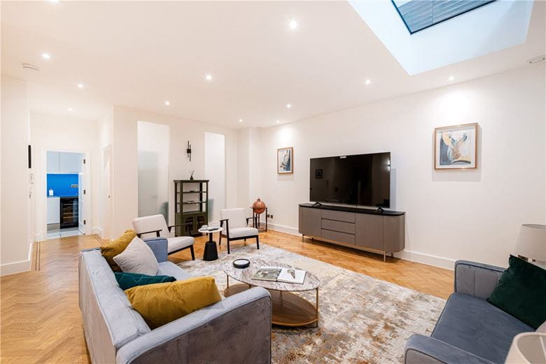 4 bedroom house, Eaton Mews North, Belgravia SW1X - Available