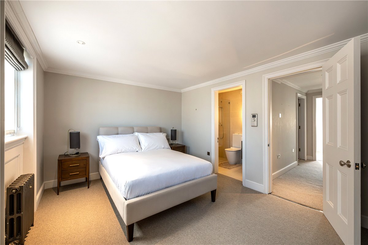 6 bedroom house, Chesterfield Hill, Mayfair W1J - Available
