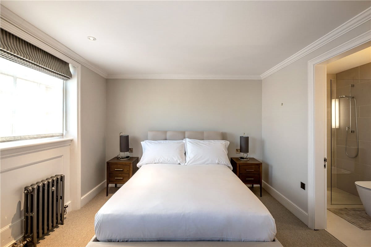 6 bedroom house, Chesterfield Hill, Mayfair W1J - Available