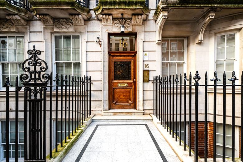 1 bedroom flat, Upper Brook Street, Mayfair W1K - Available