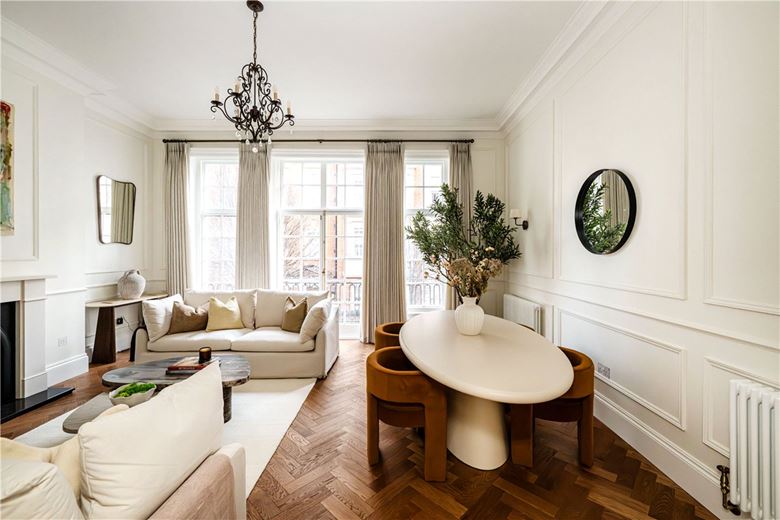 1 bedroom flat, Upper Brook Street, Mayfair W1K - Available