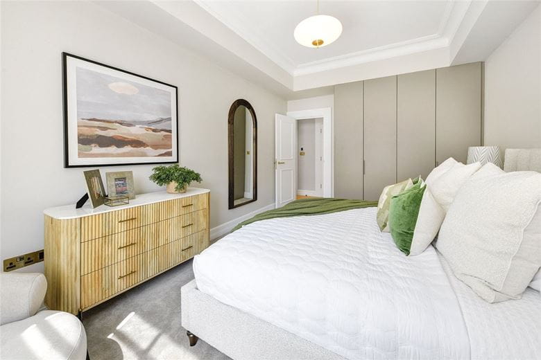 3 bedroom flat, Grosvenor Square, Mayfair W1K - Available