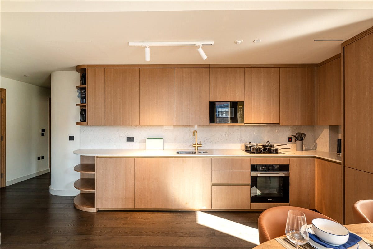 3 bedroom flat, Fareham Street, London W1F - Available