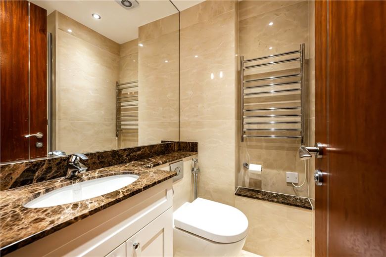 2 bedroom flat, Grosvenor Square, Mayfair W1K - Available