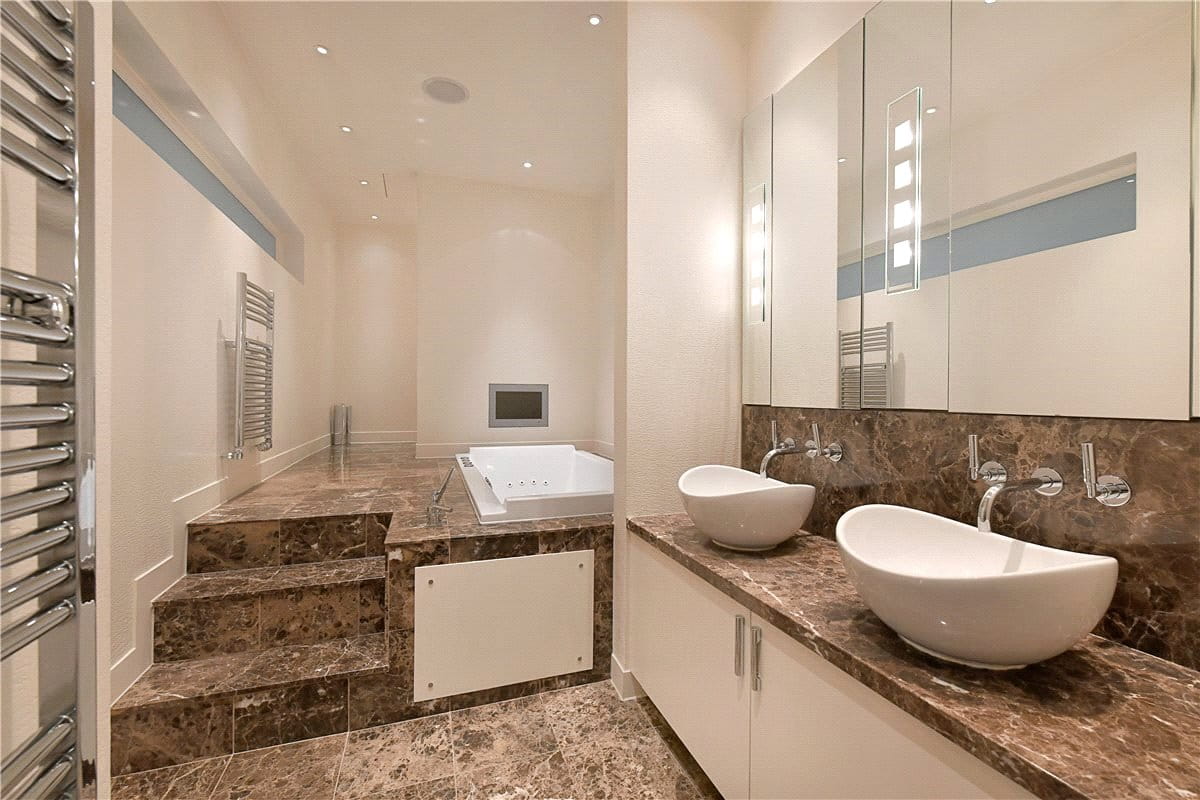 4 bedroom flat, Upper Grosvenor Street, Mayfair W1K - Available