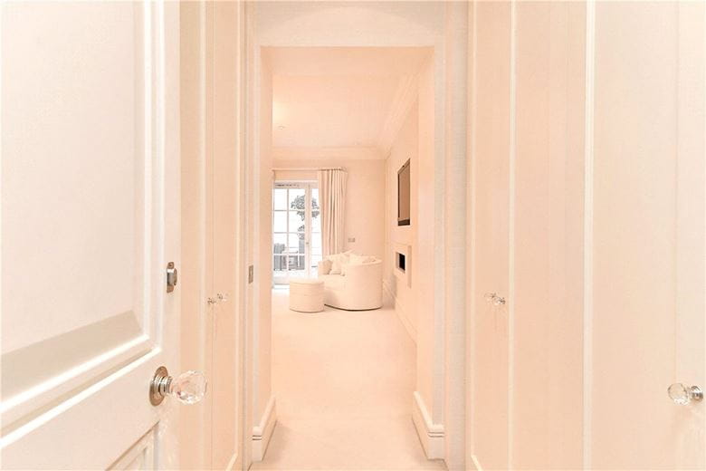 4 bedroom flat, Upper Grosvenor Street, Mayfair W1K - Available
