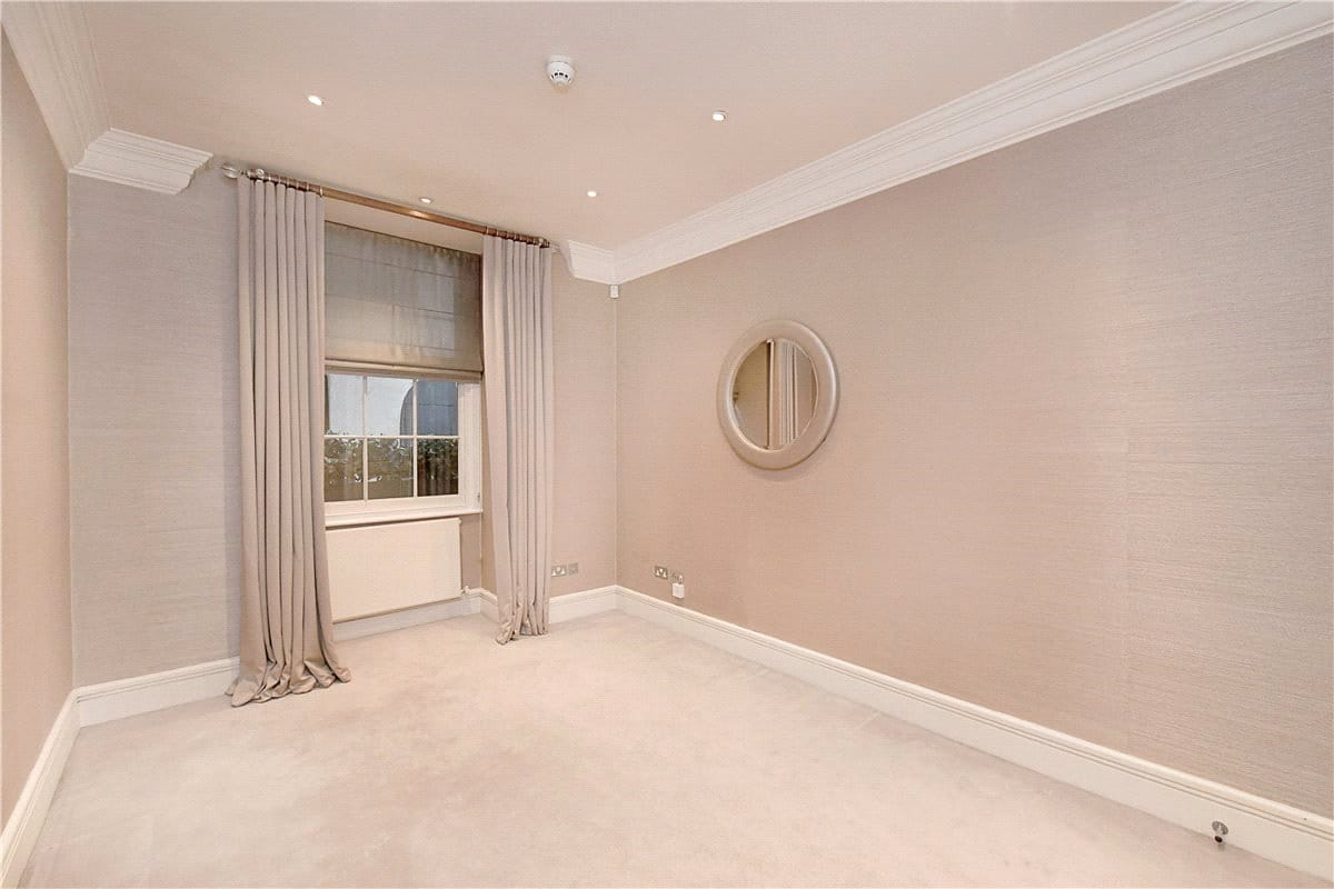 4 bedroom flat, Upper Grosvenor Street, Mayfair W1K - Available