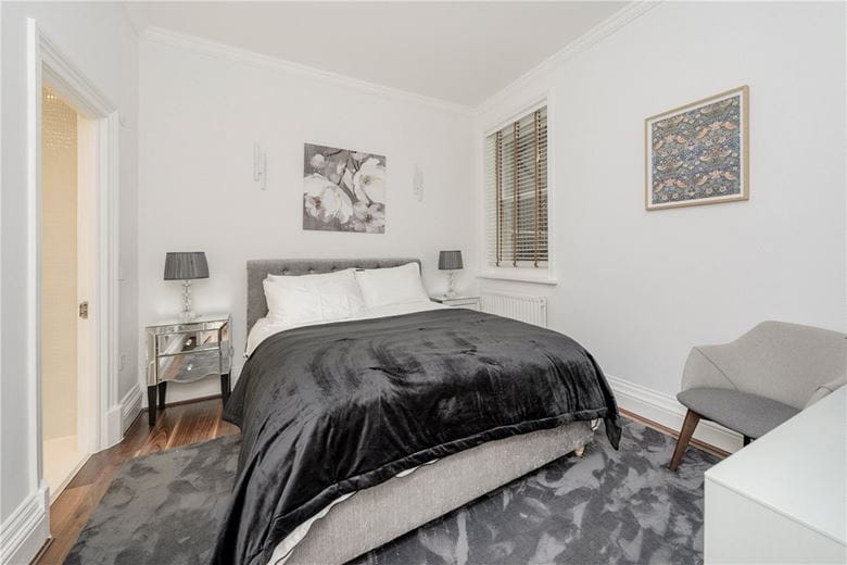 2 bedroom flat, Berkeley Street, Mayfair W1J - Available