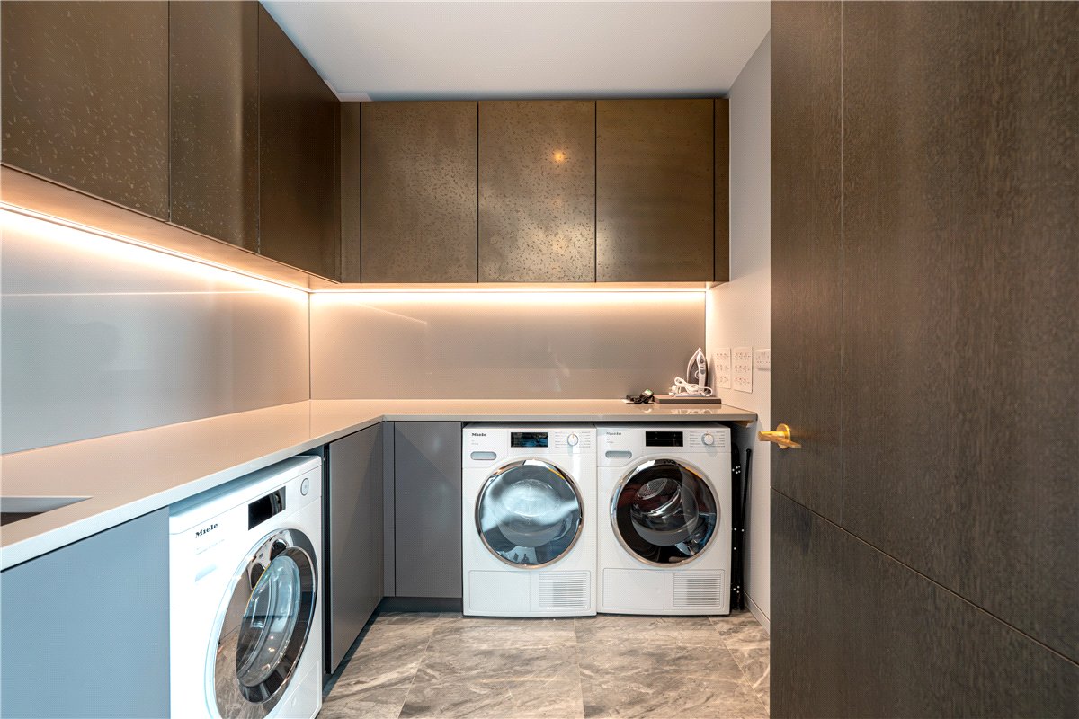 5 bedroom flat, Casson Square, London SE1 - Available