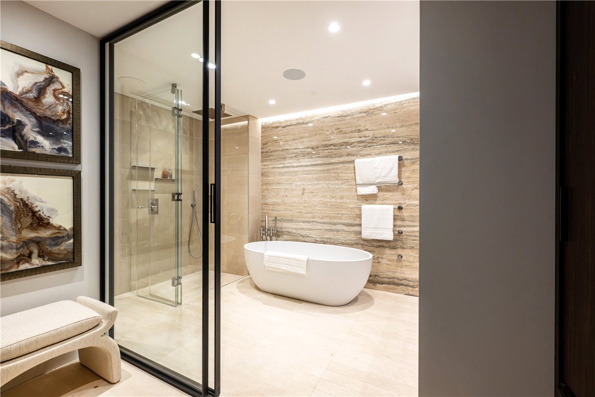 2 bedroom flat, Cork Street, Mayfair W1S - Let Agreed