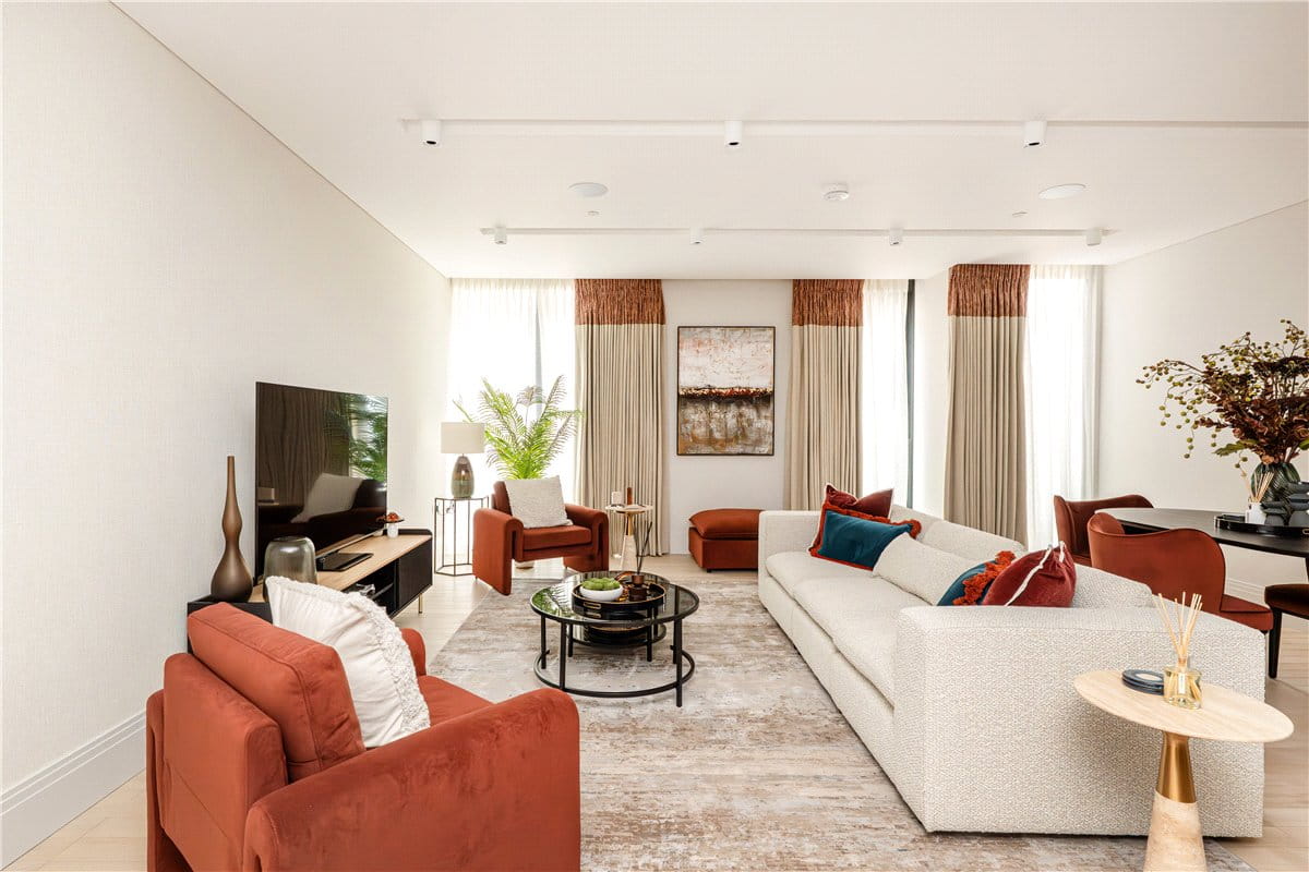 2 bedroom flat, Cork Street, Mayfair W1S - Let Agreed