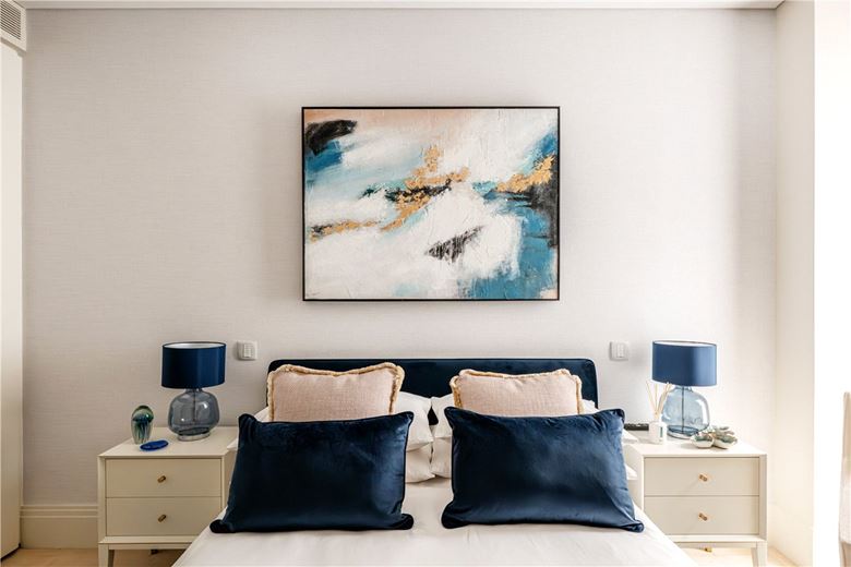 2 bedroom flat, Cork Street, Mayfair W1S - Available