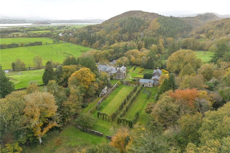 11 bedroom house, Talsarnau, Gwynedd LL47 - Available