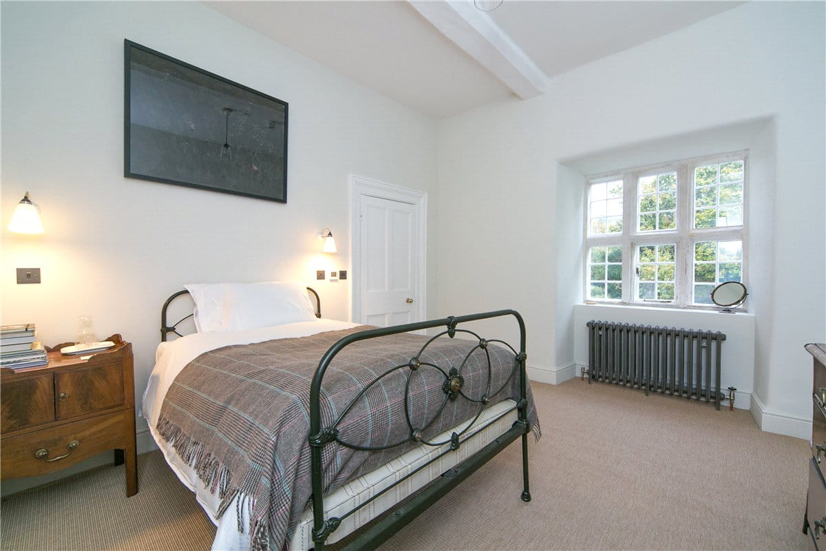 11 bedroom house, Talsarnau, Gwynedd LL47 - Available