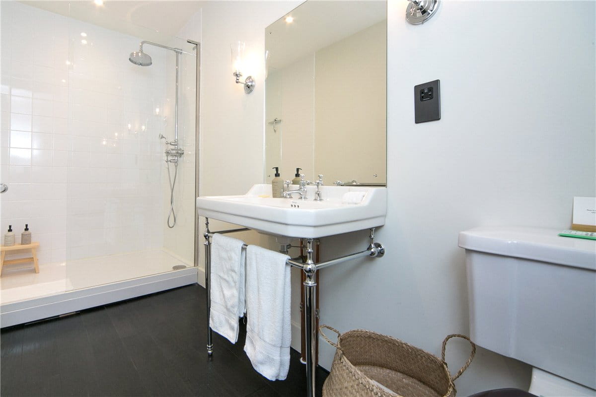 11 bedroom house, Talsarnau, Gwynedd LL47 - Available