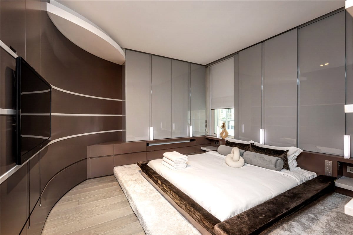 4 bedroom flat, North Row, London W1K - Available