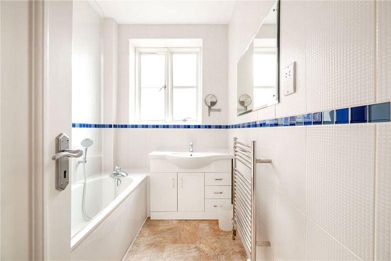 1 bedroom flat, Chesterfield Gardens, Mayfair W1J - Available