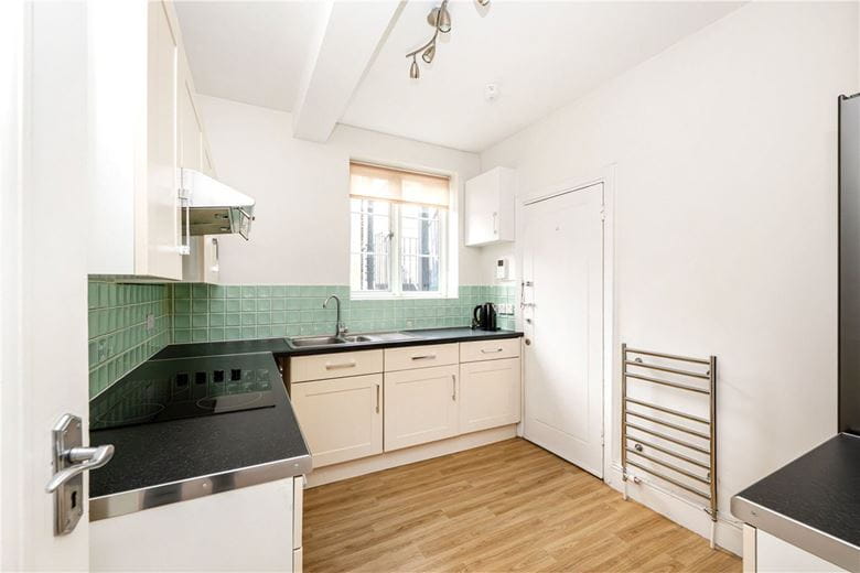 1 bedroom flat, Chesterfield Gardens, Mayfair W1J - Available