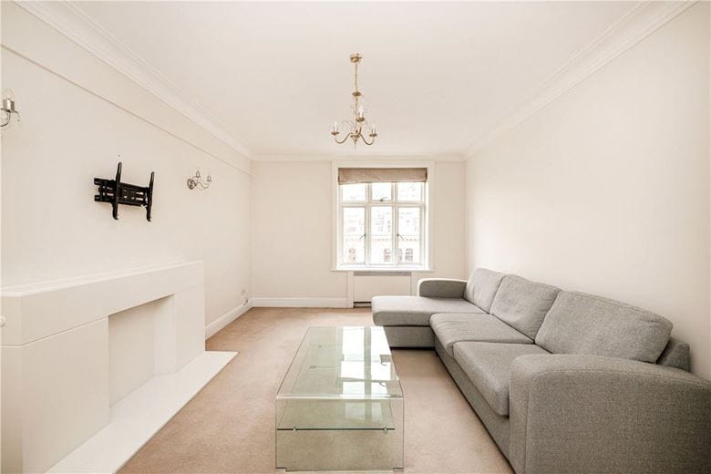 1 bedroom flat, Chesterfield Gardens, Mayfair W1J - Available