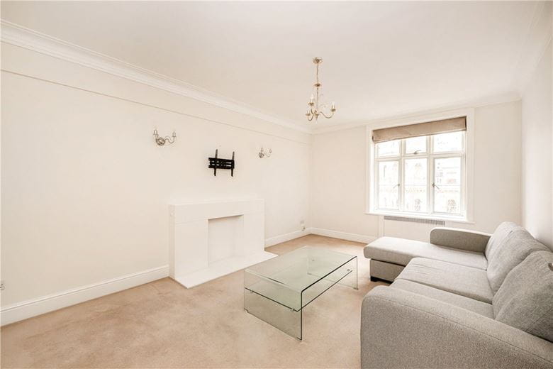 1 bedroom flat, Chesterfield Gardens, Mayfair W1J - Available