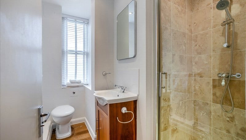 1 bedroom flat, Hill Street, London W1J - Available