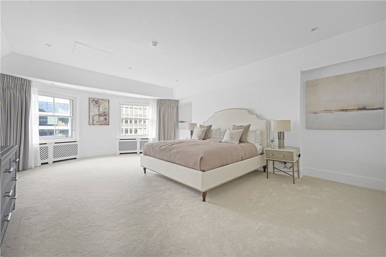 3 bedroom flat, Gloucester Place, Marylebone W1U - Let Agreed