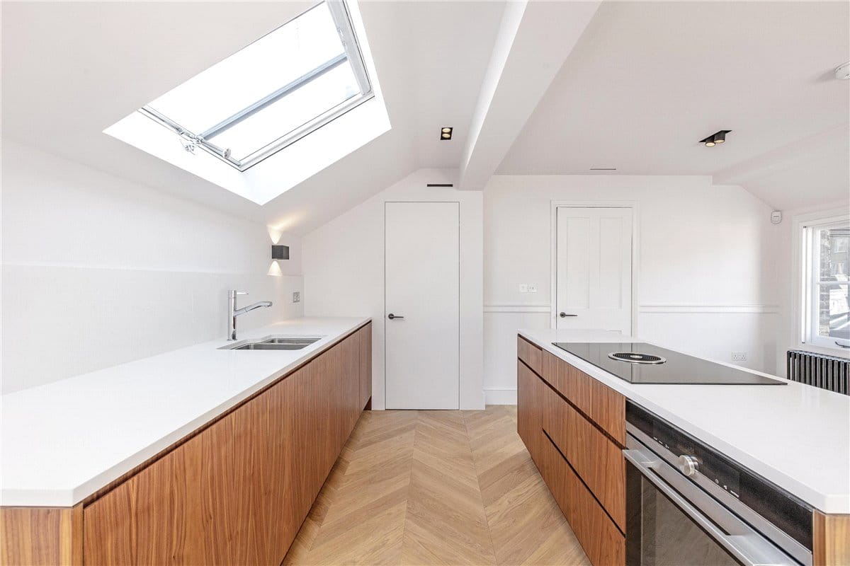 2 bedroom flat, Weymouth Mews, Marylebone W1G - Available