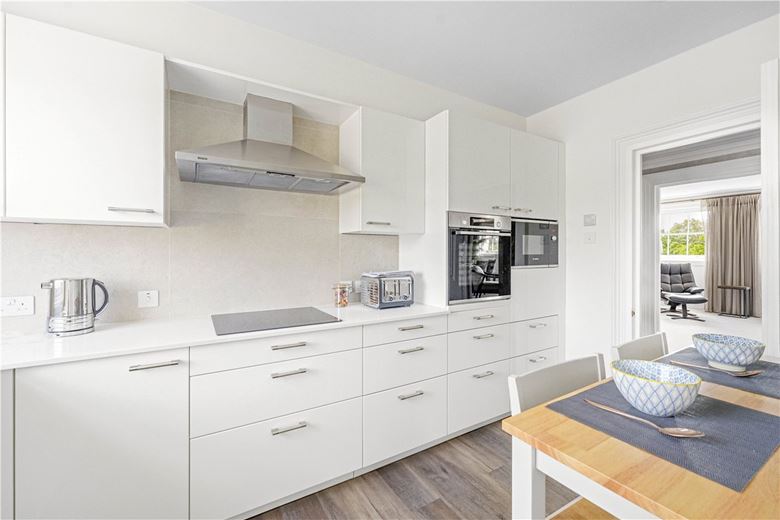 4 bedroom flat, Cambridge Terrace, London NW1 - Let Agreed