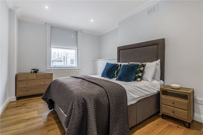 3 bedroom flat, Marylebone High Street, Marylebone W1U - Available