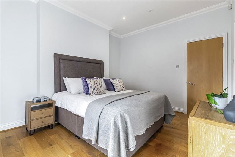 3 bedroom flat, Marylebone High Street, Marylebone W1U - Available