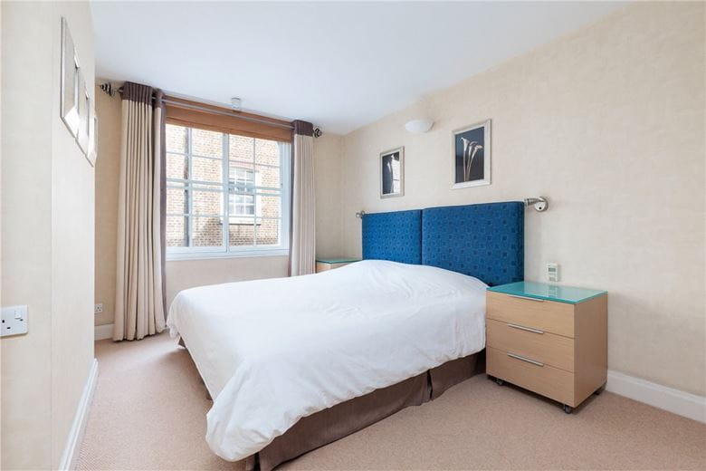 2 bedroom flat, St Christopher's Place, Marylebone W1U - Available