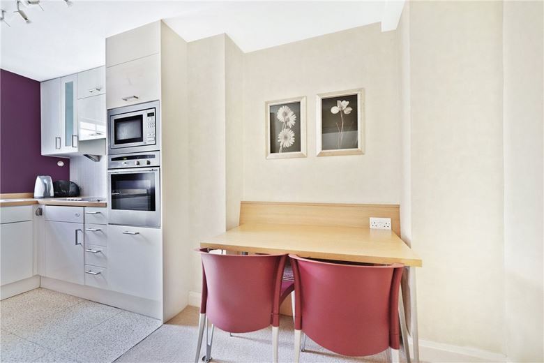 2 bedroom flat, St Christopher's Place, Marylebone W1U - Available