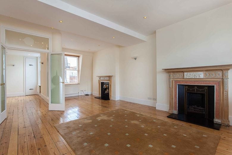 2 bedroom flat, New Cavendish Street, Marylebone W1W - Let Agreed