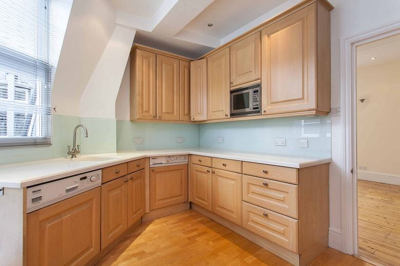 2 bedroom flat, New Cavendish Street, Marylebone W1W - Let Agreed