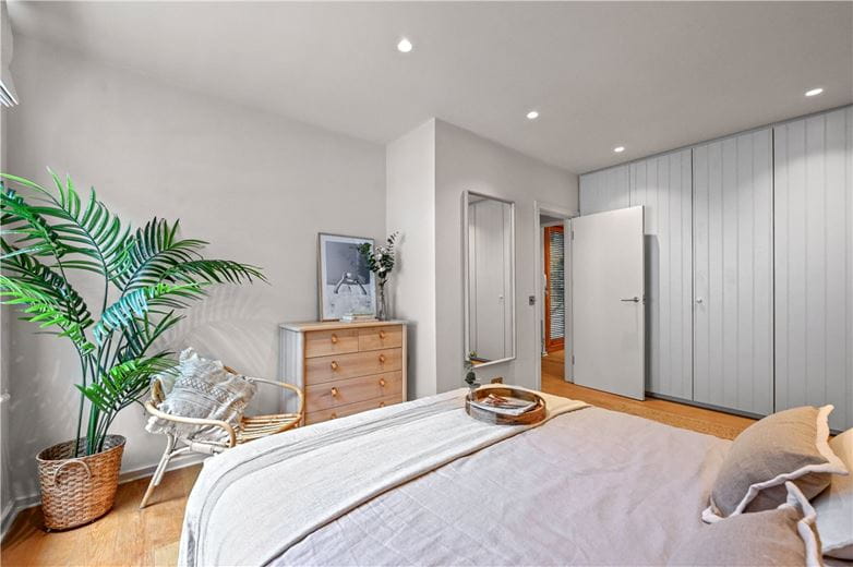 2 bedroom flat, Bingham Place, Marylebone W1U - Available