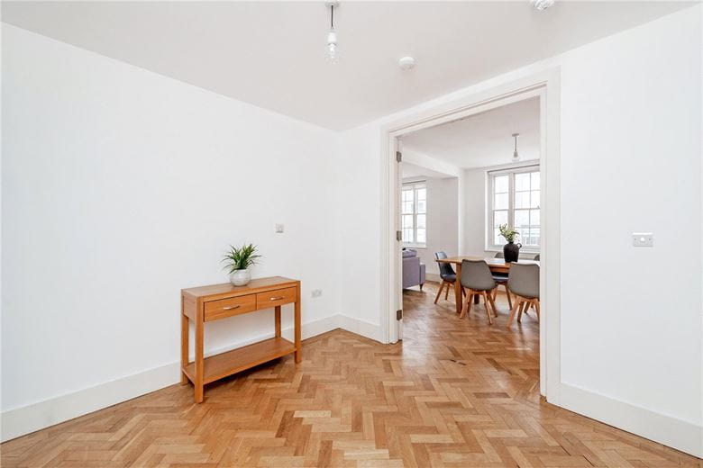 2 bedroom flat, Wimpole Street, Marylebone W1G - Available