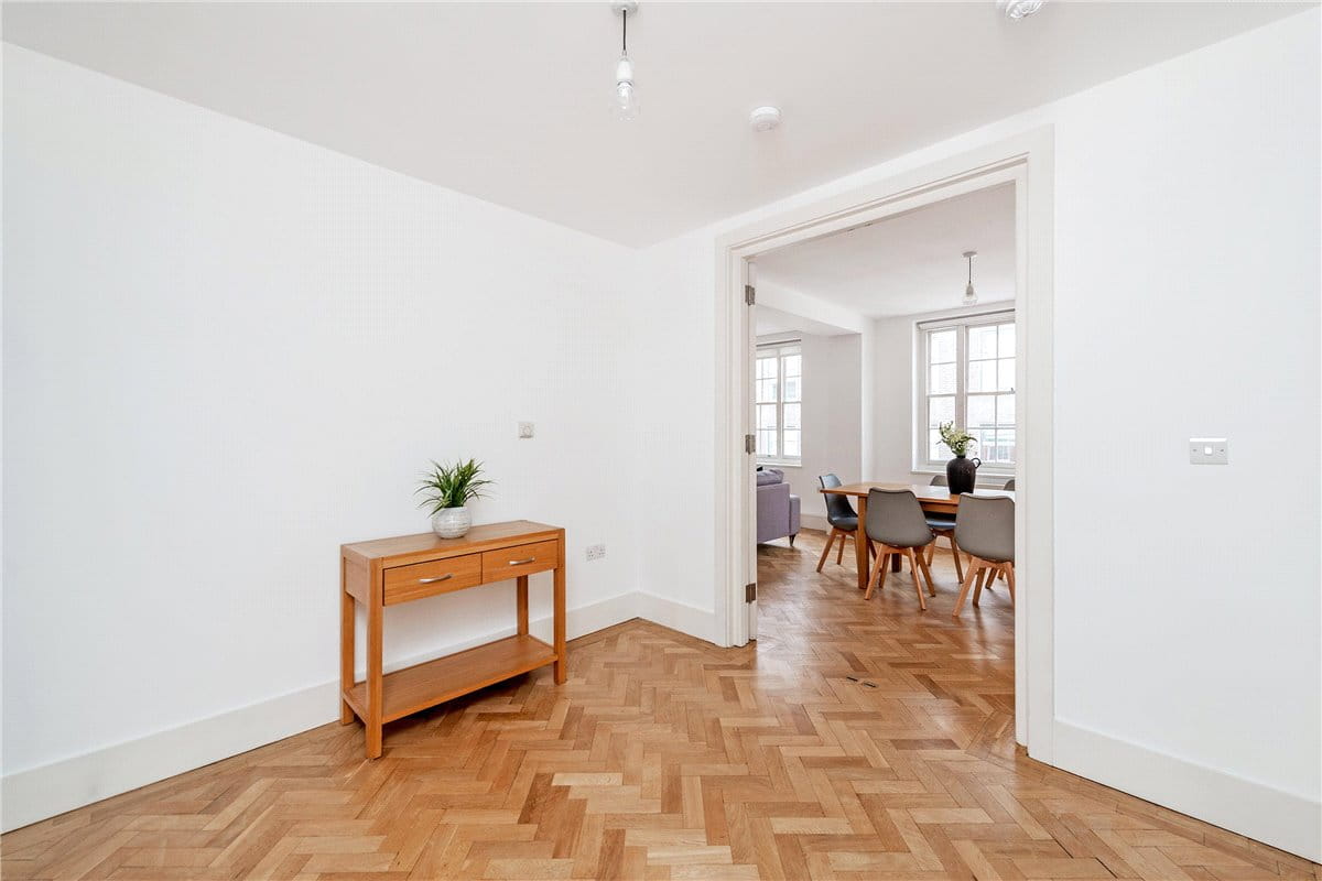 2 bedroom flat, Wimpole Street, Marylebone W1G - Available