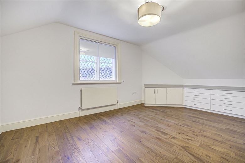 3 bedroom flat, Queen Anne Street, London W1G - Available