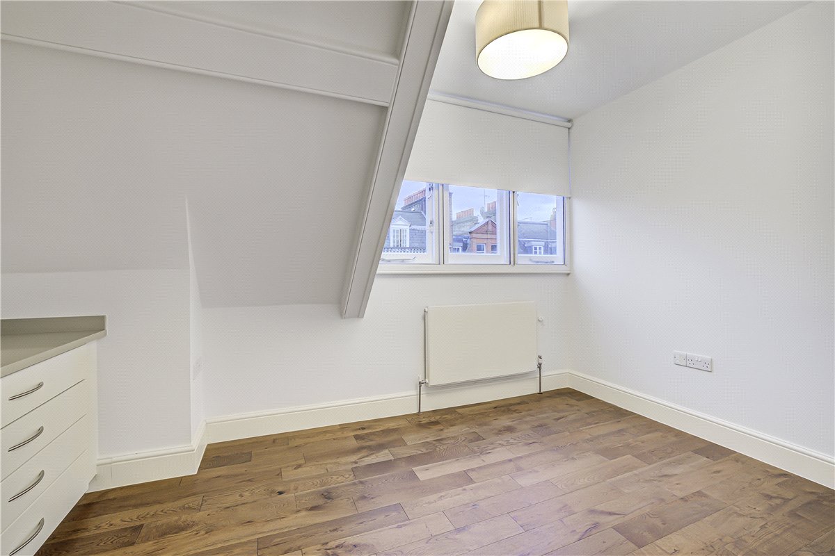 3 bedroom flat, Queen Anne Street, London W1G - Available