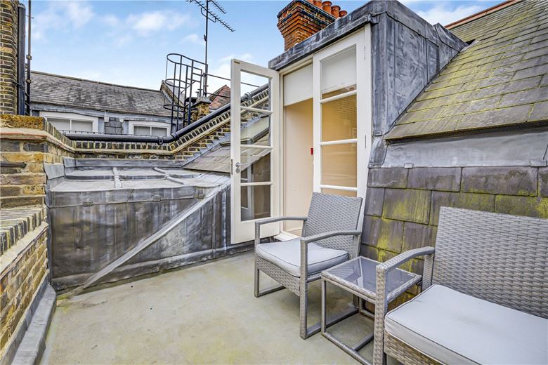 3 bedroom flat, Queen Anne Street, London W1G - Available