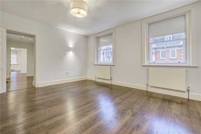 3 bedroom flat, Queen Anne Street, London W1G - Available