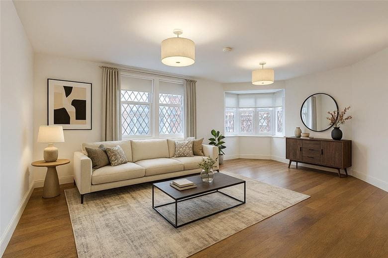 3 bedroom flat, Queen Anne Street, London W1G - Available