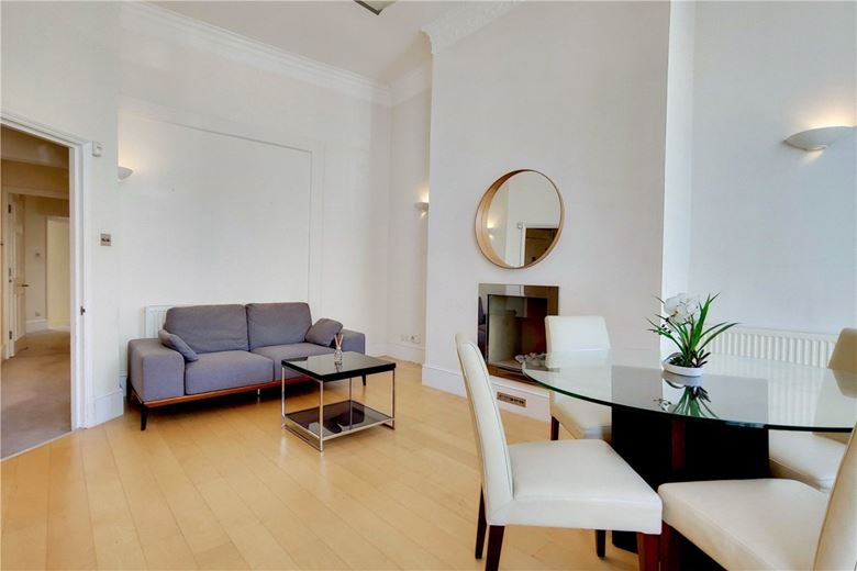 2 bedroom flat, Weymouth Street, Marylebone W1G - Available